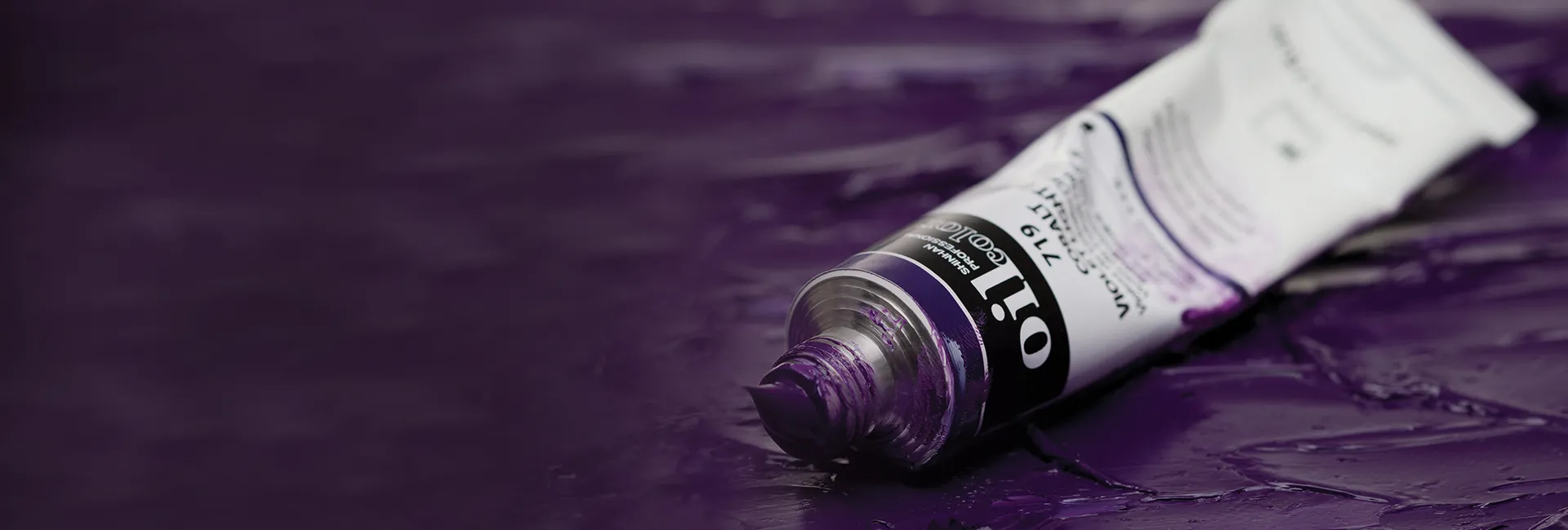 Shinhan Professional Oil Color in 109 colors.